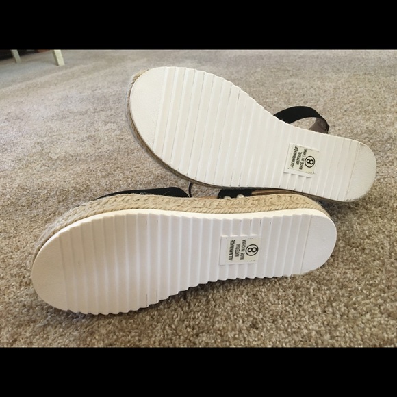 SODA Flatform Sandals / Black - Picture 3 of 3